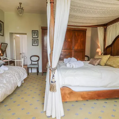 Hotel Manor Farm 5*