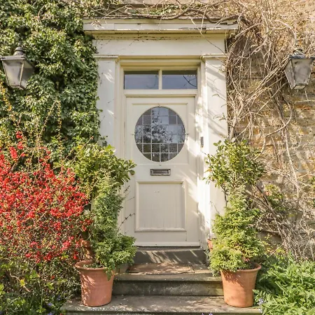 Manor Farm 5* Hutton Bushel